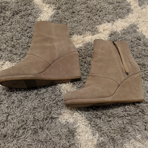 Toms Shoes - Toms wedge booties